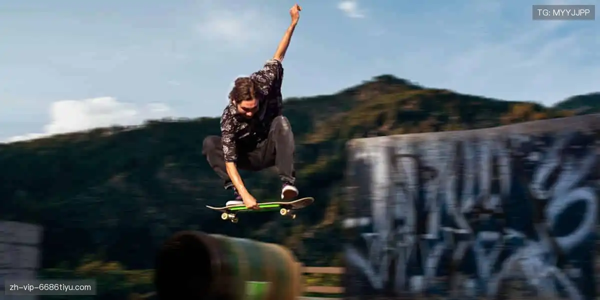 🎧赛事解说，声临其境！大咖解读，深度解析比赛战术🎙️